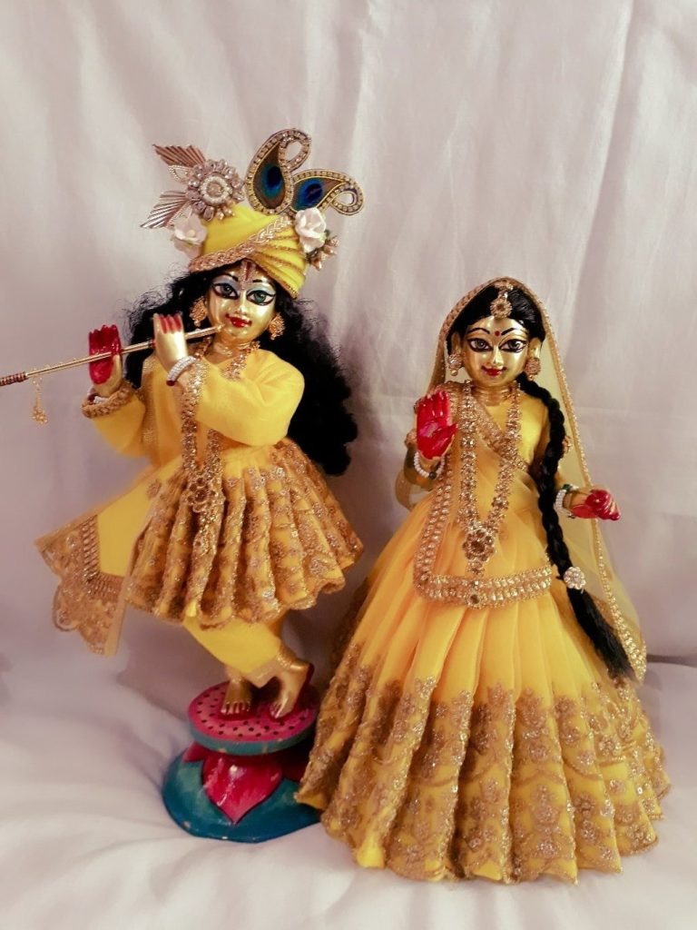 Benefits of Keeping Radha Krishna Idols at Home A Guide to Spiritual