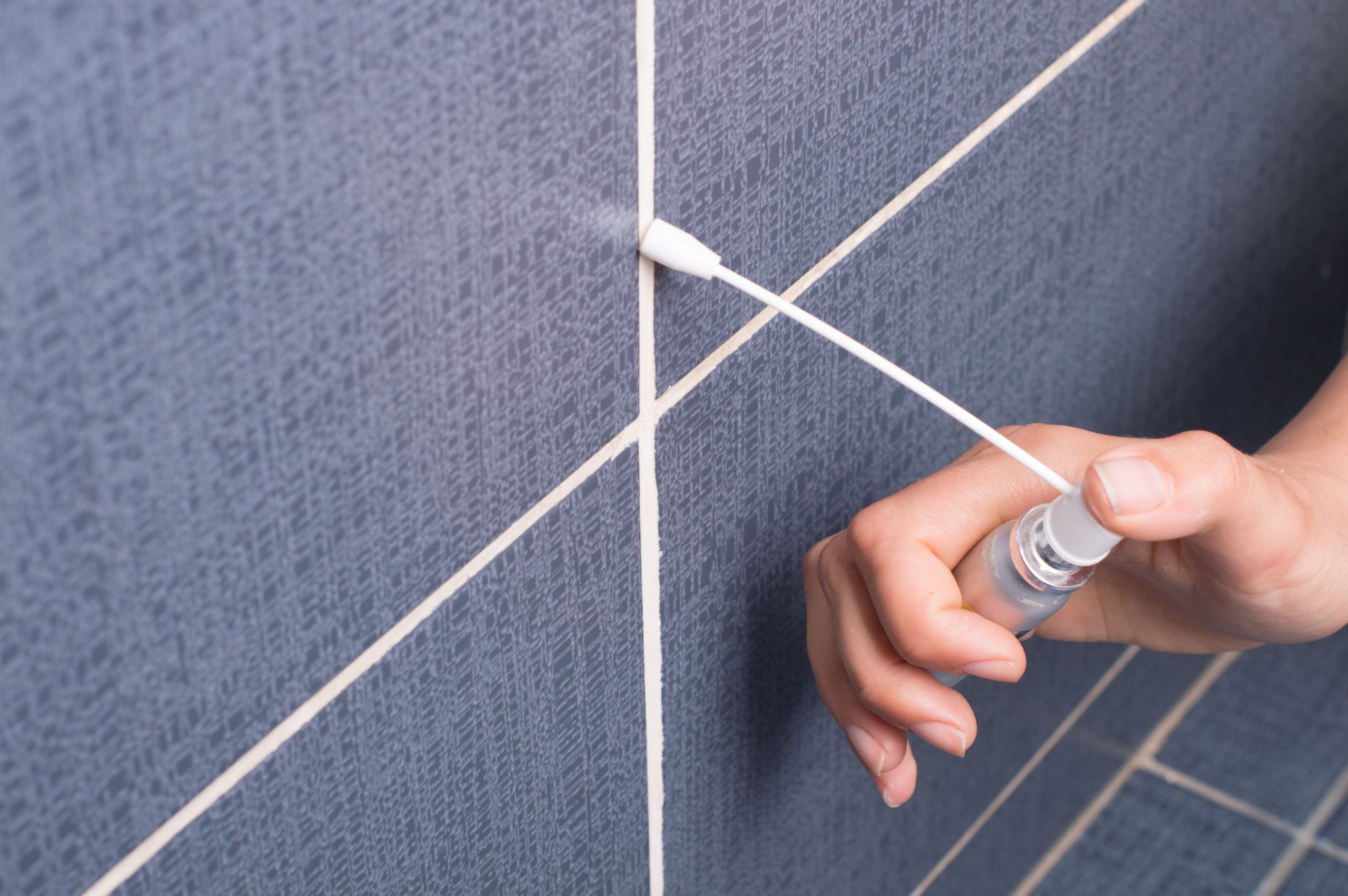 home remedies for cleaning bathroom tiles