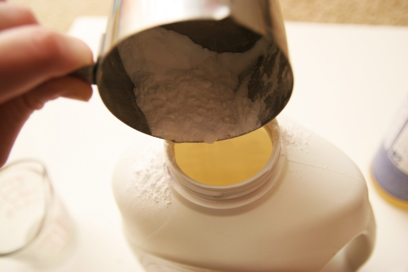 how to make homemade laundry detergent liquid