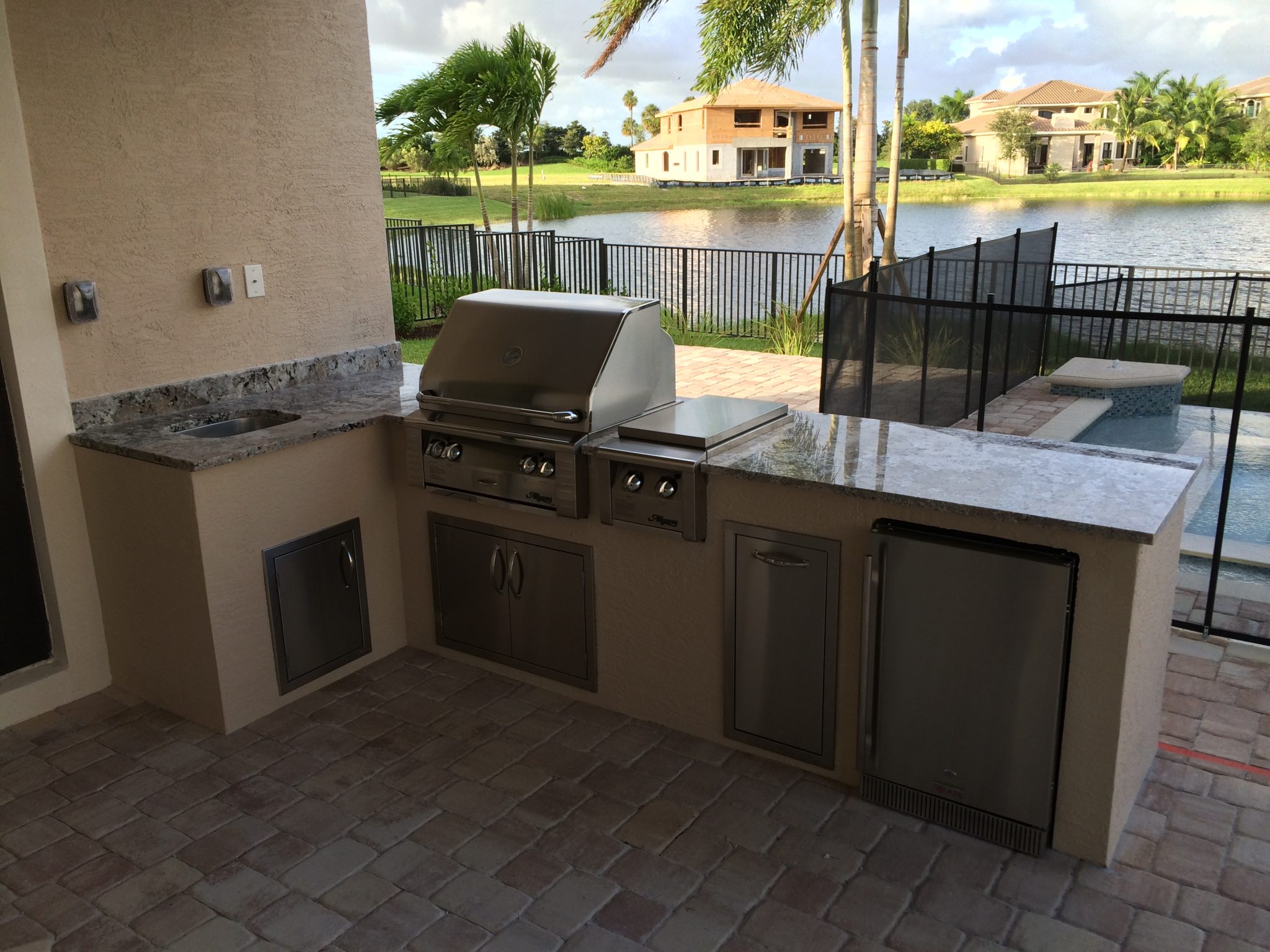 Designing the Ultimate LShaped Outdoor Kitchen Layout Ideas & Expert