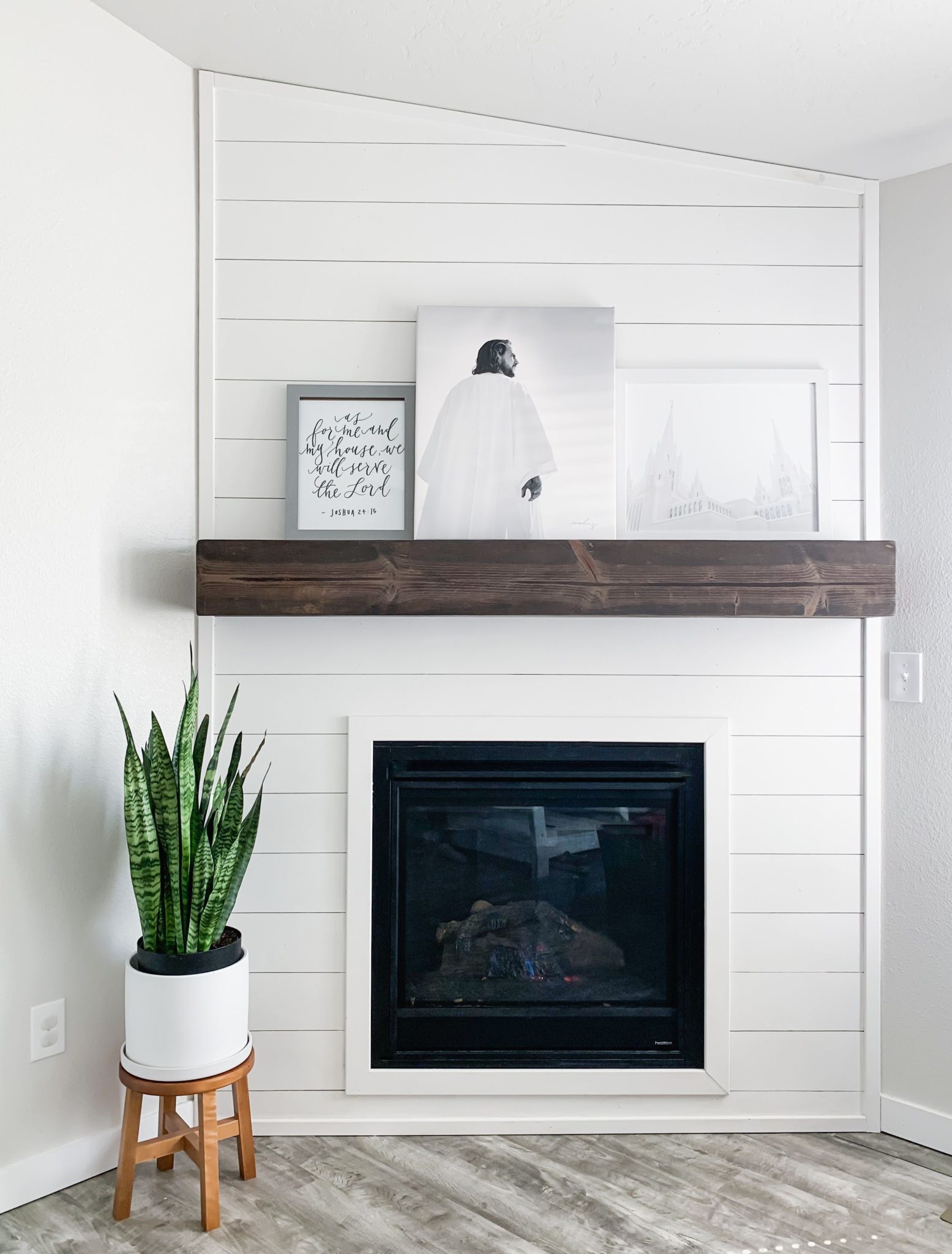Black Shiplap Fireplace Ideas: From Modern to Rustic, Create a Cozy ...