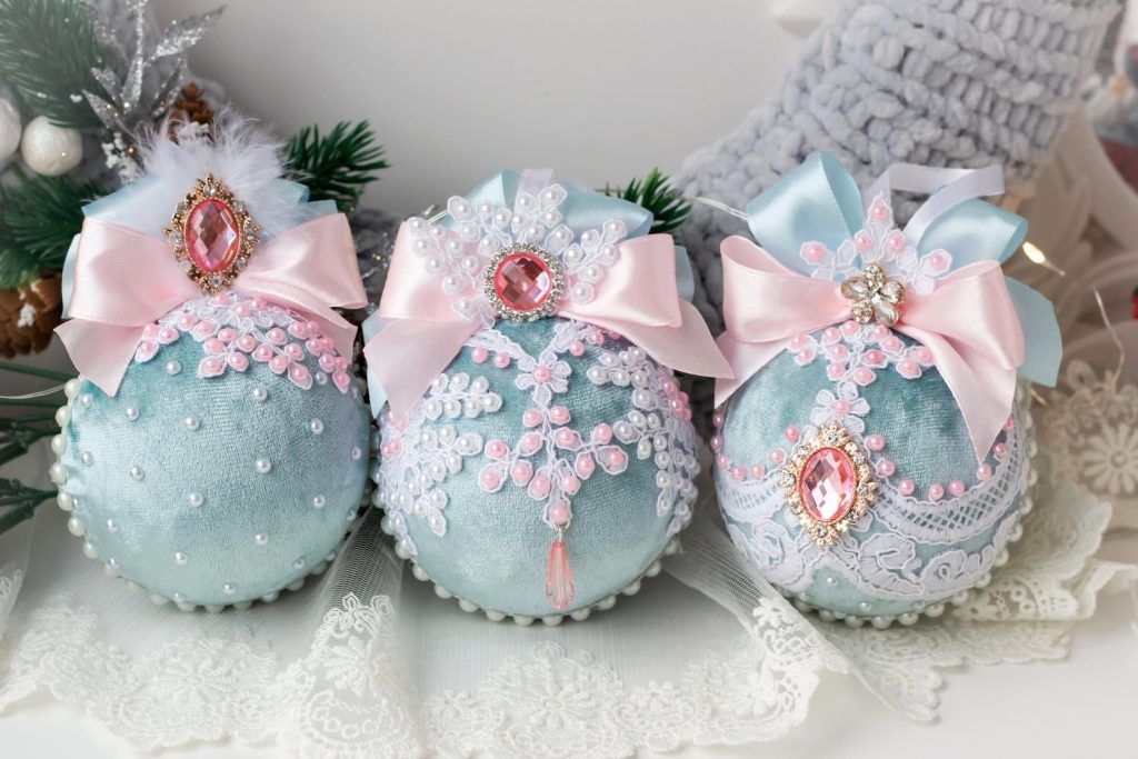 The Ultimate Guide to Velvet Christmas Balls Styles, Sizes, & Where to